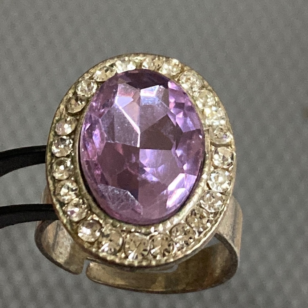 Two ring lot - Picture 4 of 4